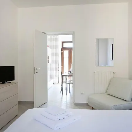 Italianway-cornalia 8 Apartman *