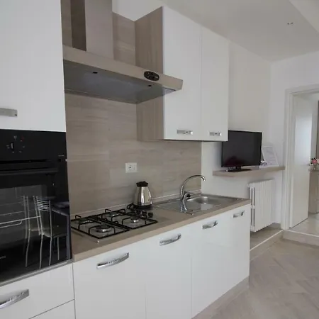 Apartman Italianway-cornalia 8 *