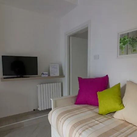 Italianway-cornalia 8 Apartman